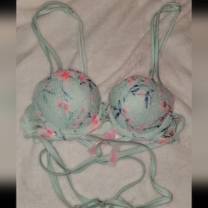 Victoria secret date push up